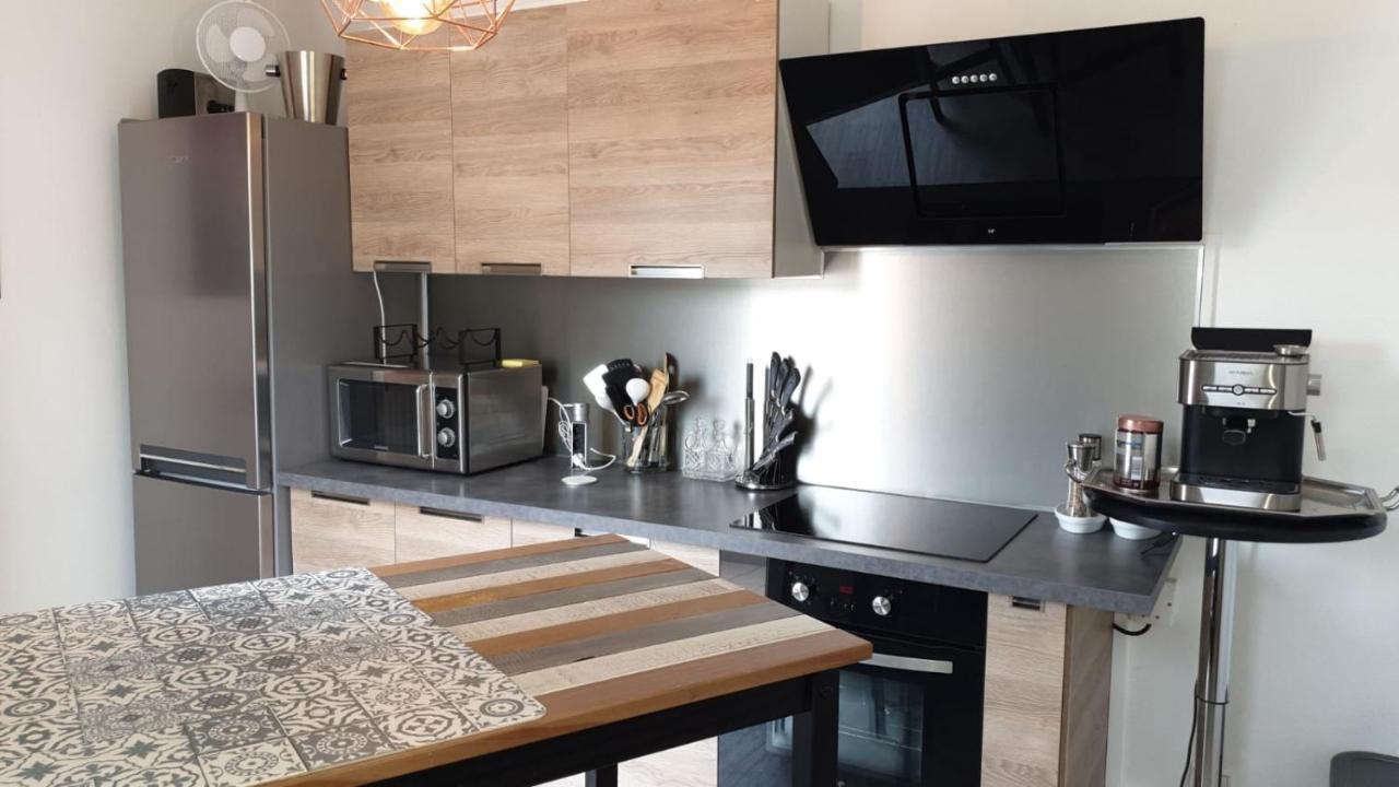 Ave De La Vaite Apartment Besancon Bagian luar foto